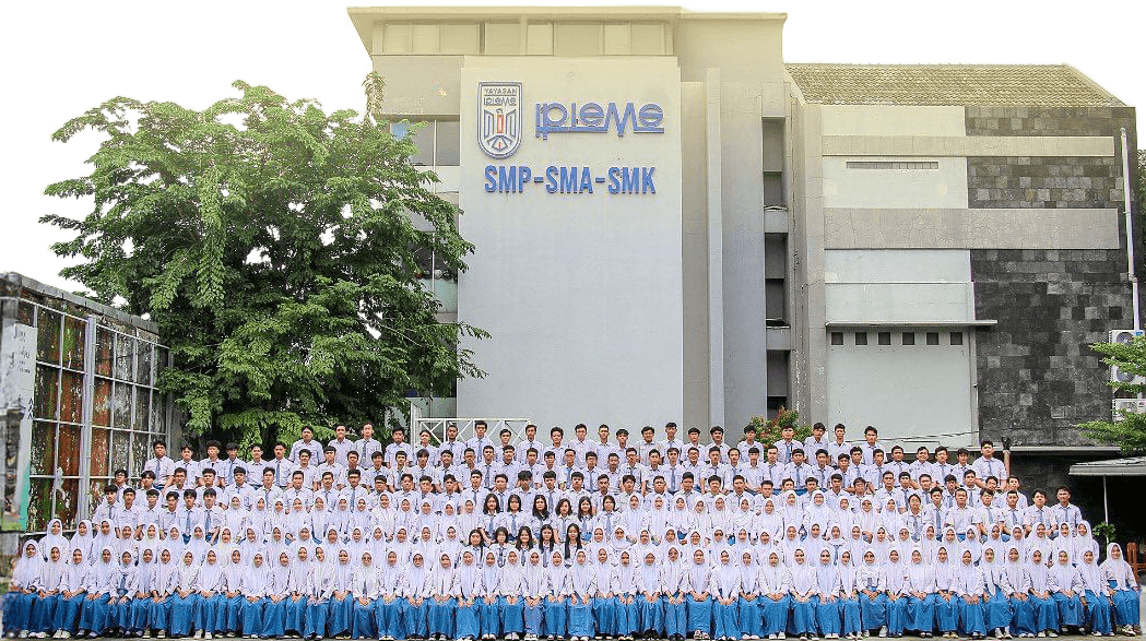 Profil - smk-ipiems.sch.id